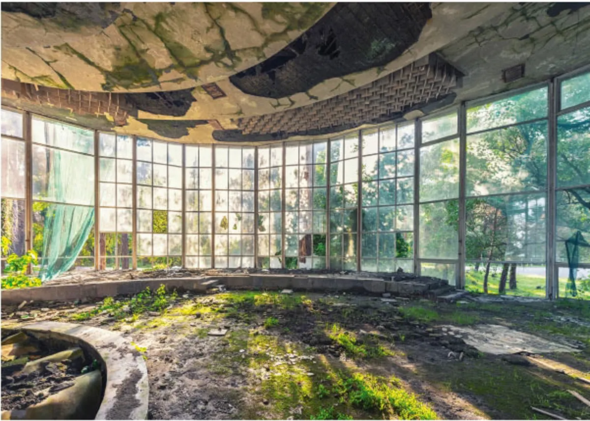 Old Caf&eacute; In Abkhazia Flower & Garden