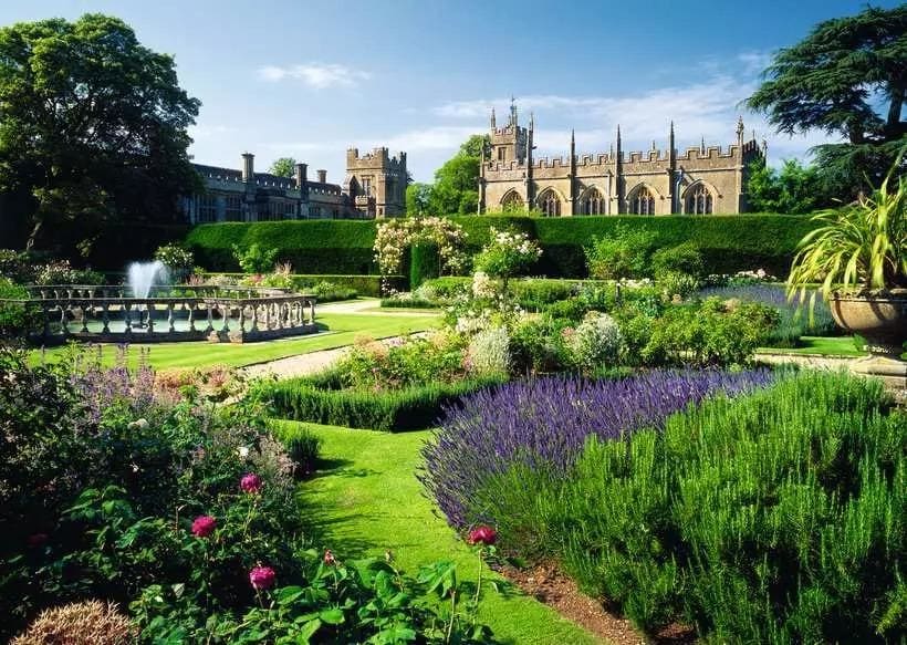Jigsaw Puzzle Queen's Garden, Sudeley Castle, England Flower & Garden