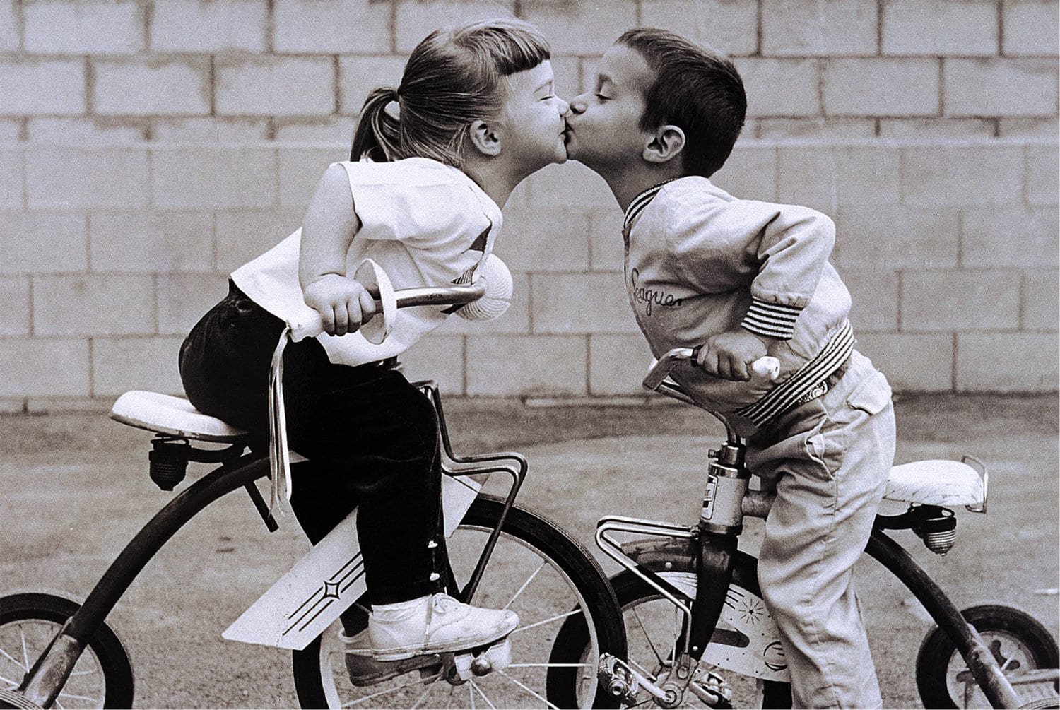 Tricycle Kiss People