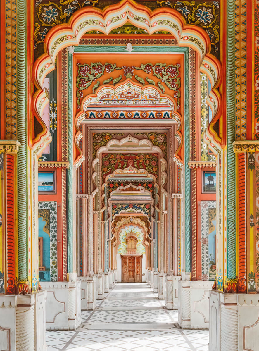 BLANC: Patrika Gate - Scratch and Dent Photography