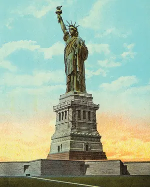 Statue of Liberty - Scratch and Dent New York By Pigment & Hue