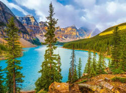 Moraine Lake, Banff National Park, Canada Travel