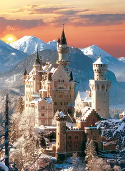Neuschwanstein - Compact Box Castle